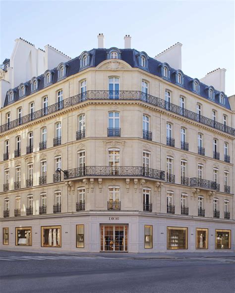 marque christian dior|30 avenue montaigne in paris.